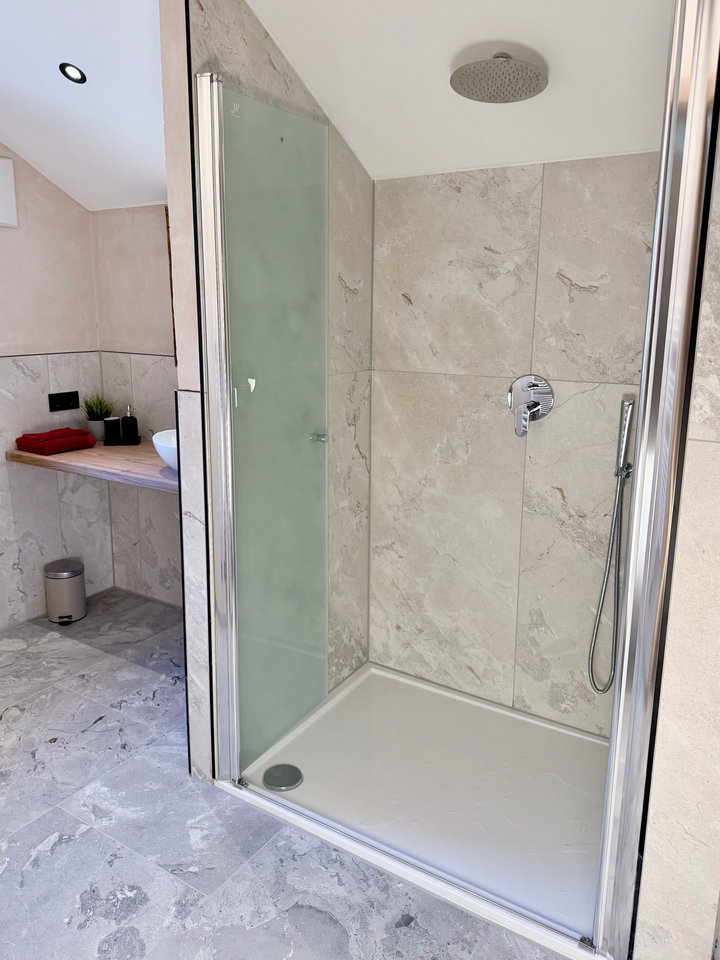 Moderne Regendusche im Chalet Loft, Das Lisa'l Zillertal