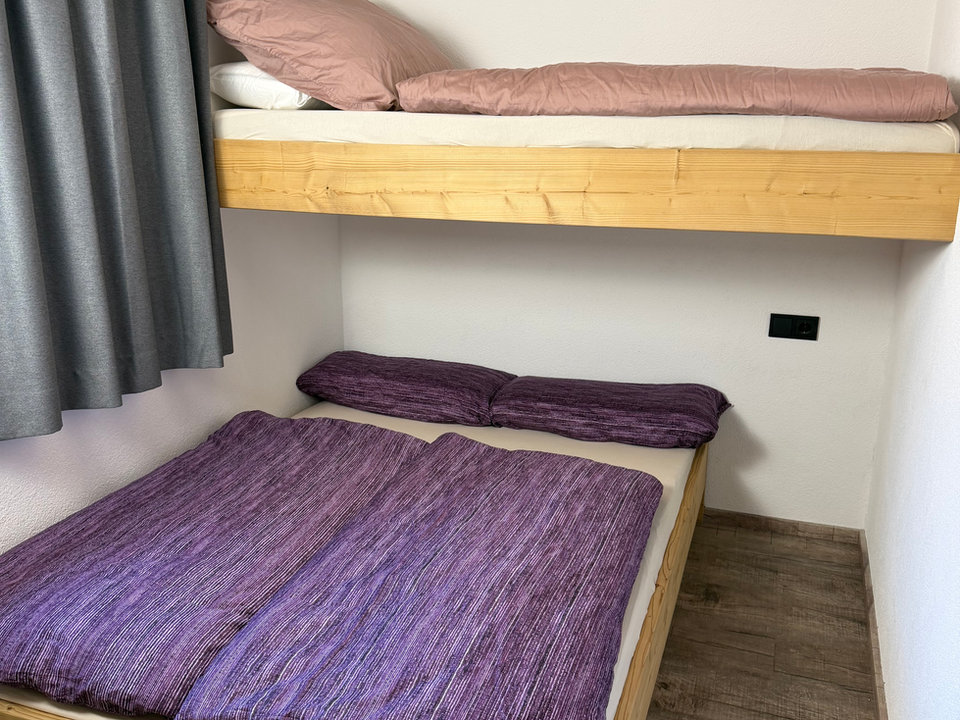 Kinderzimmer mit Etagenbett im City Loft, Familienfreundliches Apartment Zillertal